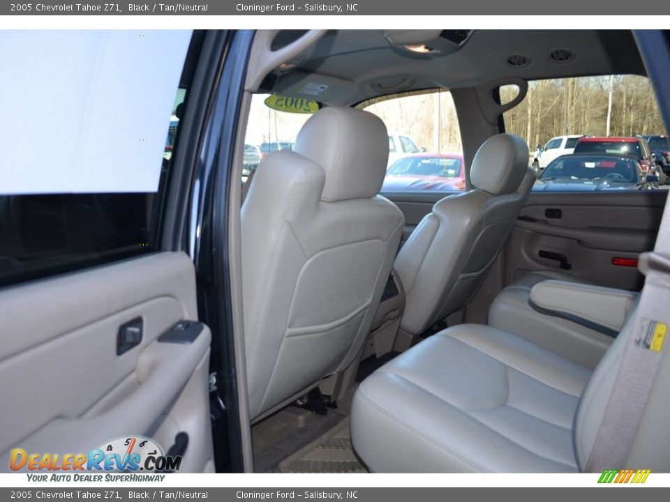 2005 Chevrolet Tahoe Z71 Black / Tan/Neutral Photo #12