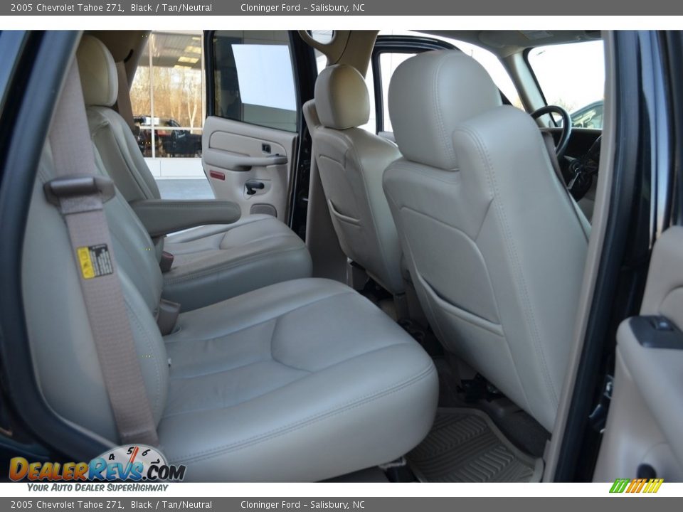 2005 Chevrolet Tahoe Z71 Black / Tan/Neutral Photo #14