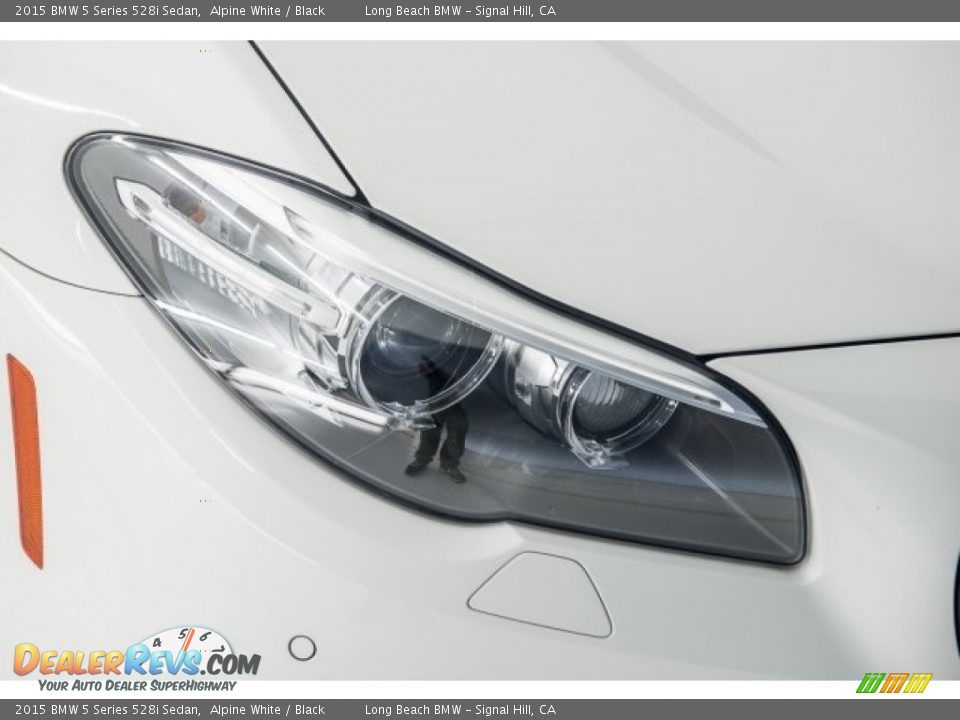 2015 BMW 5 Series 528i Sedan Alpine White / Black Photo #24