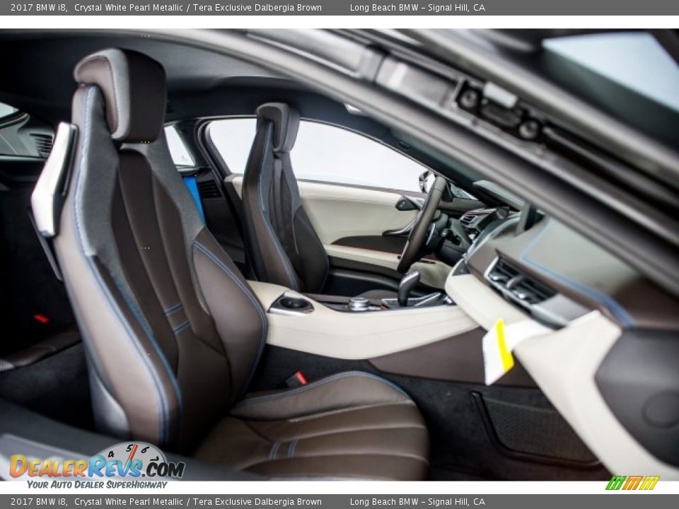 Front Seat of 2017 BMW i8  Photo #2