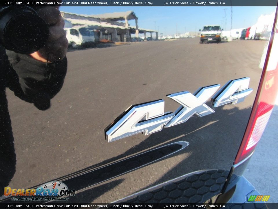 2015 Ram 3500 Tradesman Crew Cab 4x4 Dual Rear Wheel Black / Black/Diesel Gray Photo #11