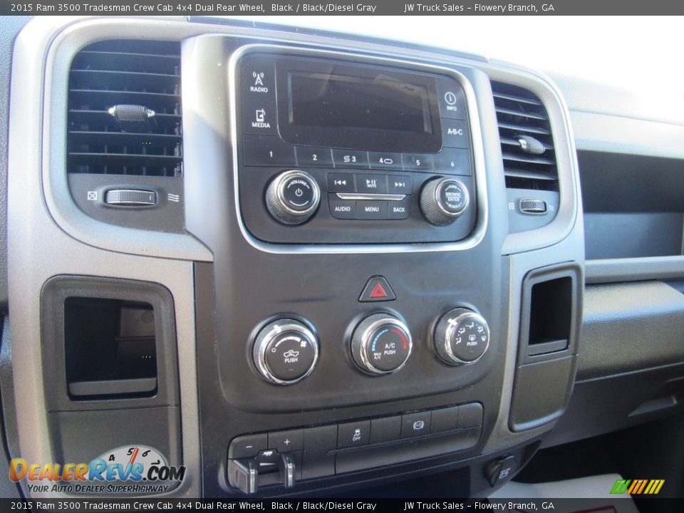 2015 Ram 3500 Tradesman Crew Cab 4x4 Dual Rear Wheel Black / Black/Diesel Gray Photo #21