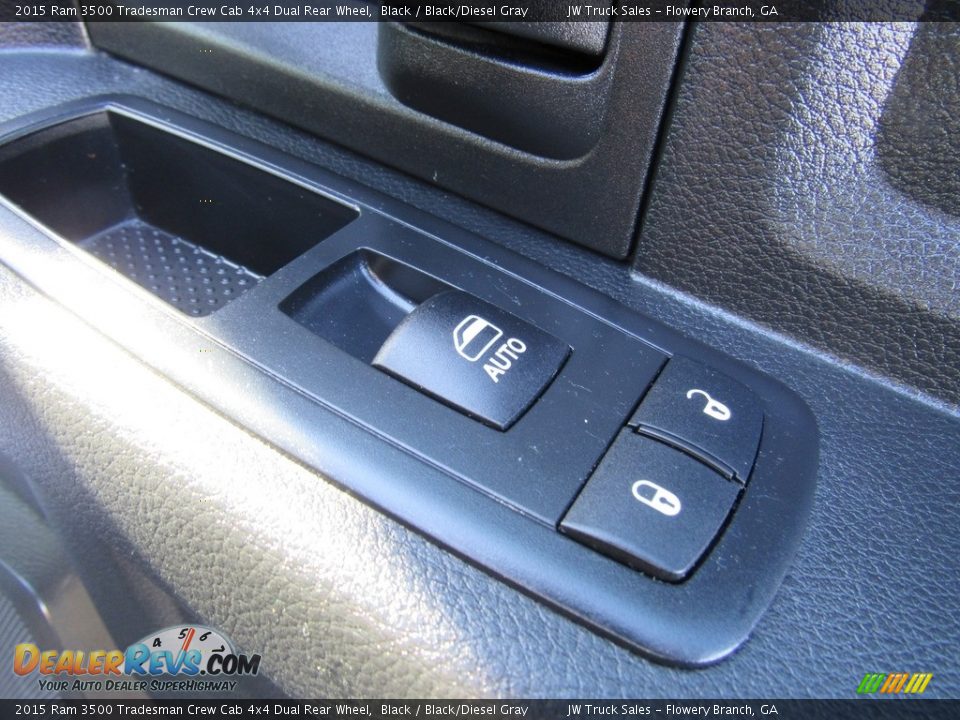 2015 Ram 3500 Tradesman Crew Cab 4x4 Dual Rear Wheel Black / Black/Diesel Gray Photo #24