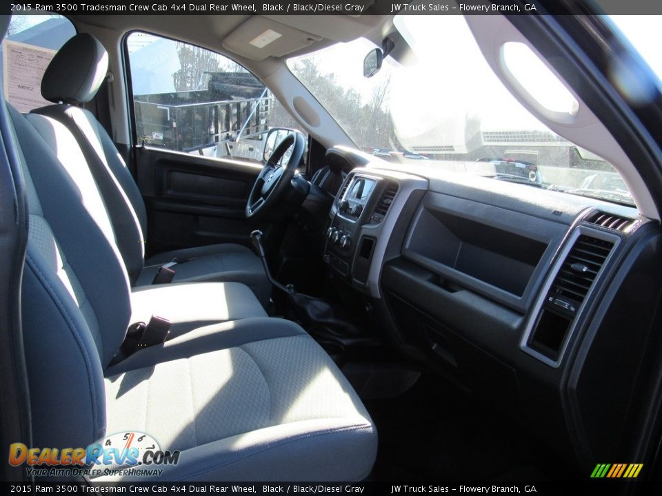 2015 Ram 3500 Tradesman Crew Cab 4x4 Dual Rear Wheel Black / Black/Diesel Gray Photo #26