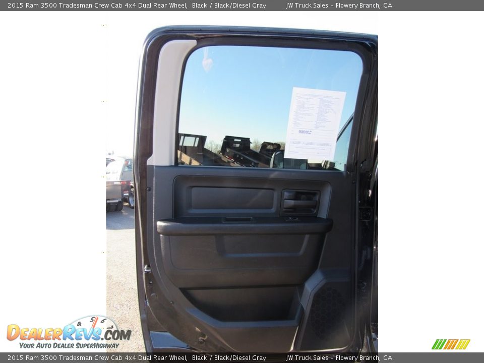 2015 Ram 3500 Tradesman Crew Cab 4x4 Dual Rear Wheel Black / Black/Diesel Gray Photo #33