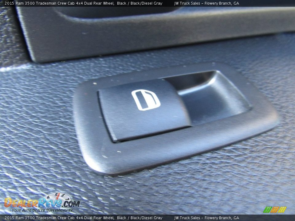 2015 Ram 3500 Tradesman Crew Cab 4x4 Dual Rear Wheel Black / Black/Diesel Gray Photo #34