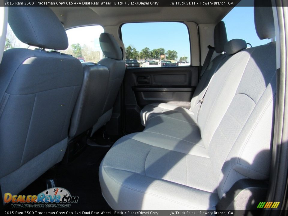 2015 Ram 3500 Tradesman Crew Cab 4x4 Dual Rear Wheel Black / Black/Diesel Gray Photo #36