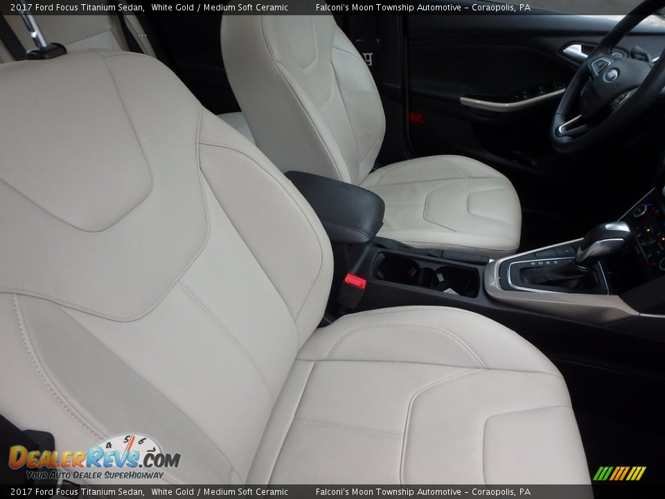 2017 Ford Focus Titanium Sedan White Gold / Medium Soft Ceramic Photo #10