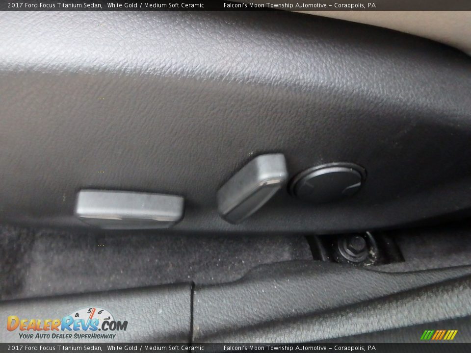 2017 Ford Focus Titanium Sedan White Gold / Medium Soft Ceramic Photo #20