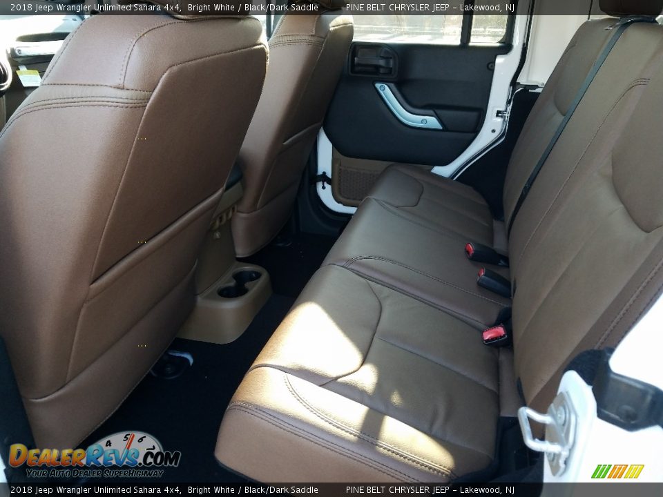 2018 Jeep Wrangler Unlimited Sahara 4x4 Bright White / Black/Dark Saddle Photo #8