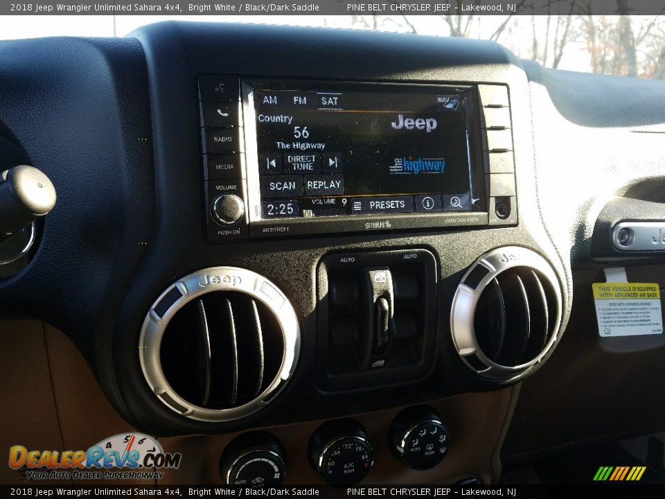 2018 Jeep Wrangler Unlimited Sahara 4x4 Bright White / Black/Dark Saddle Photo #10