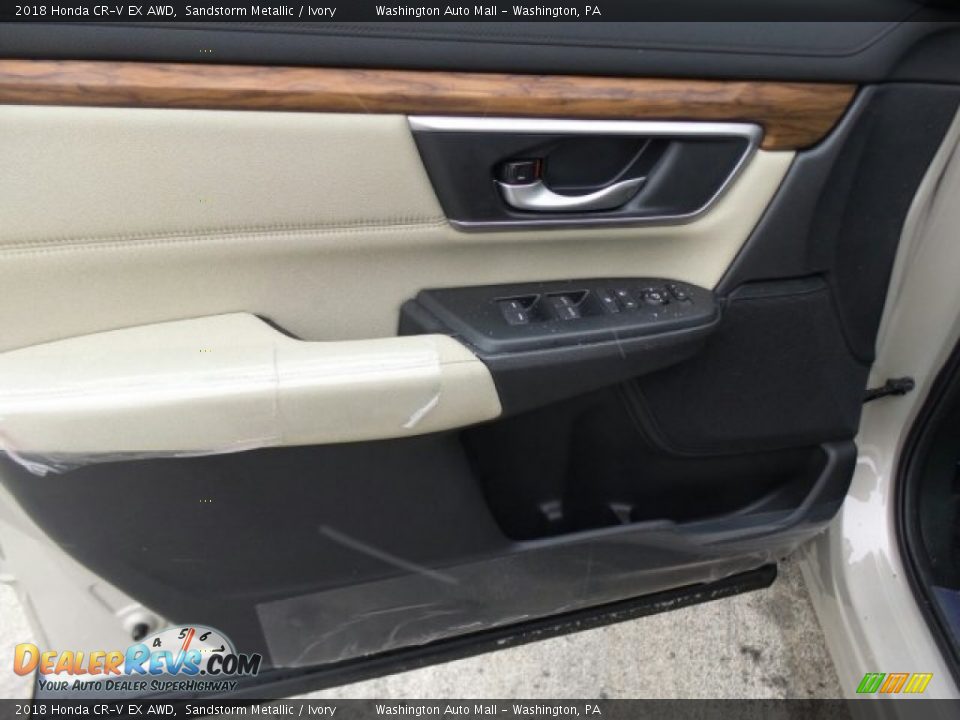 Door Panel of 2018 Honda CR-V EX AWD Photo #12