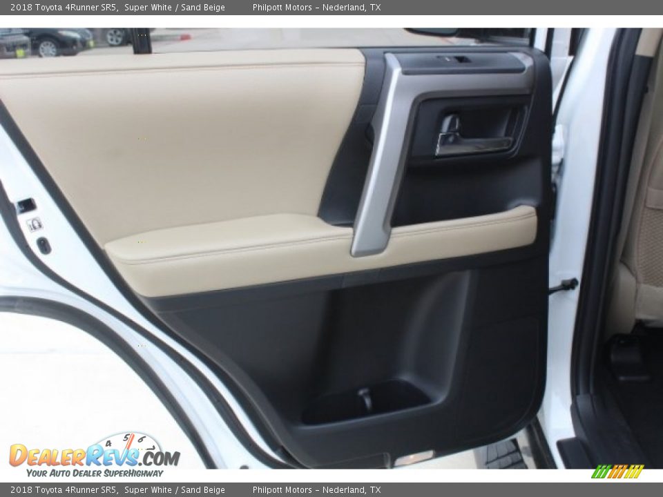 2018 Toyota 4Runner SR5 Super White / Sand Beige Photo #23