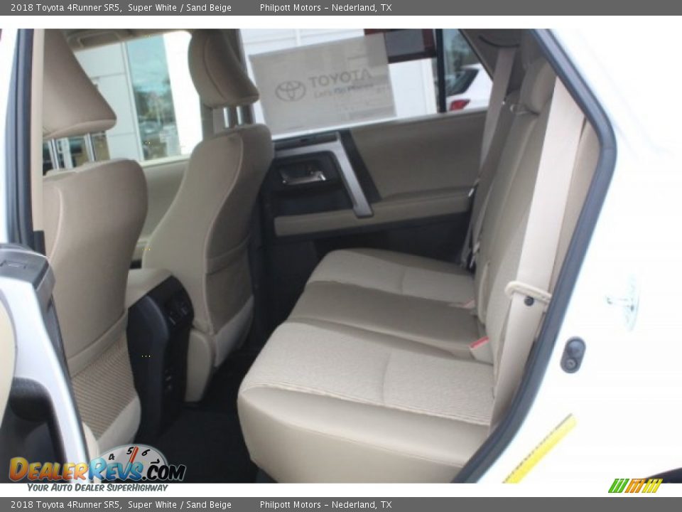 2018 Toyota 4Runner SR5 Super White / Sand Beige Photo #24