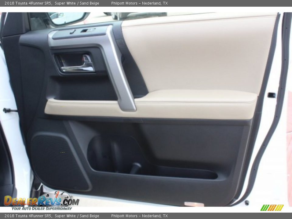 2018 Toyota 4Runner SR5 Super White / Sand Beige Photo #31