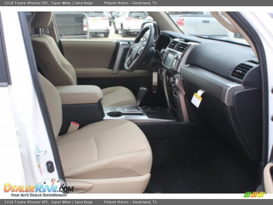 2018 Toyota 4Runner SR5 Super White / Sand Beige Photo #33