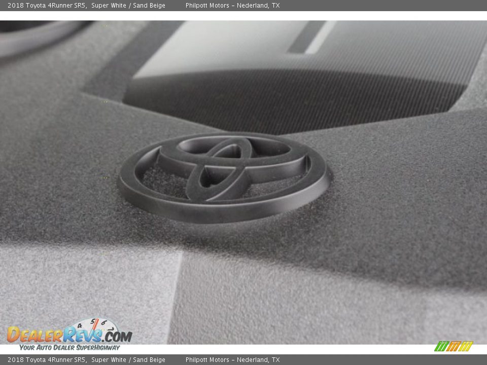 2018 Toyota 4Runner SR5 Super White / Sand Beige Photo #35