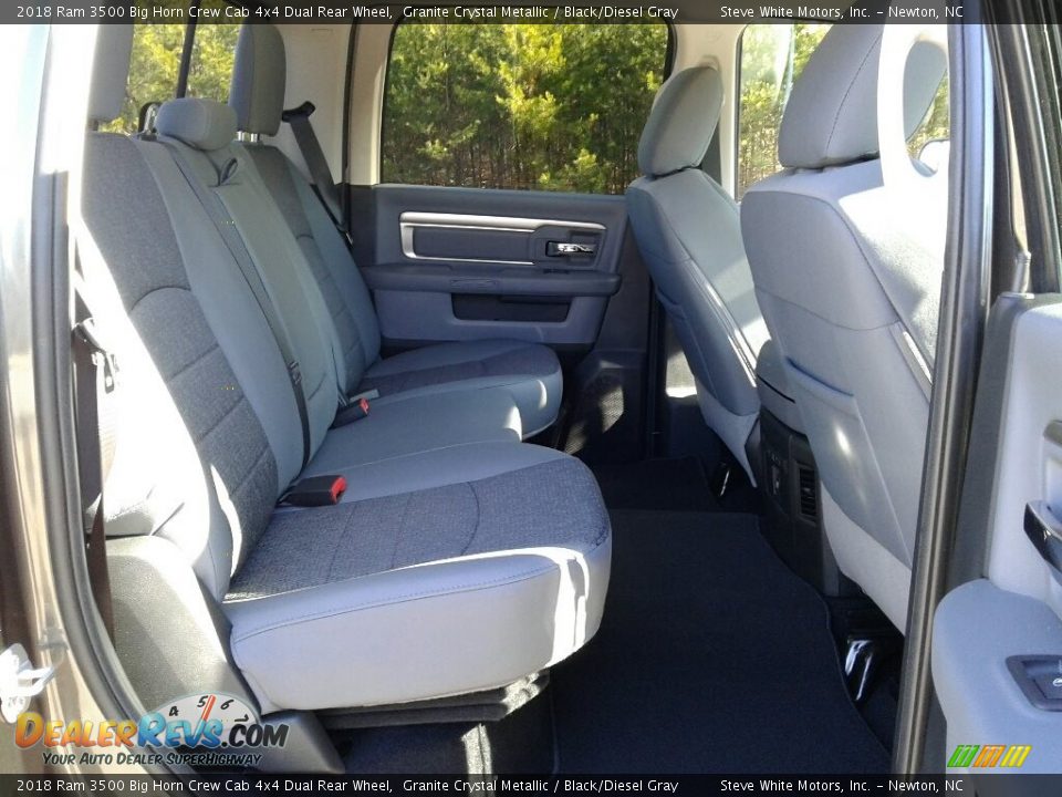 2018 Ram 3500 Big Horn Crew Cab 4x4 Dual Rear Wheel Granite Crystal Metallic / Black/Diesel Gray Photo #12