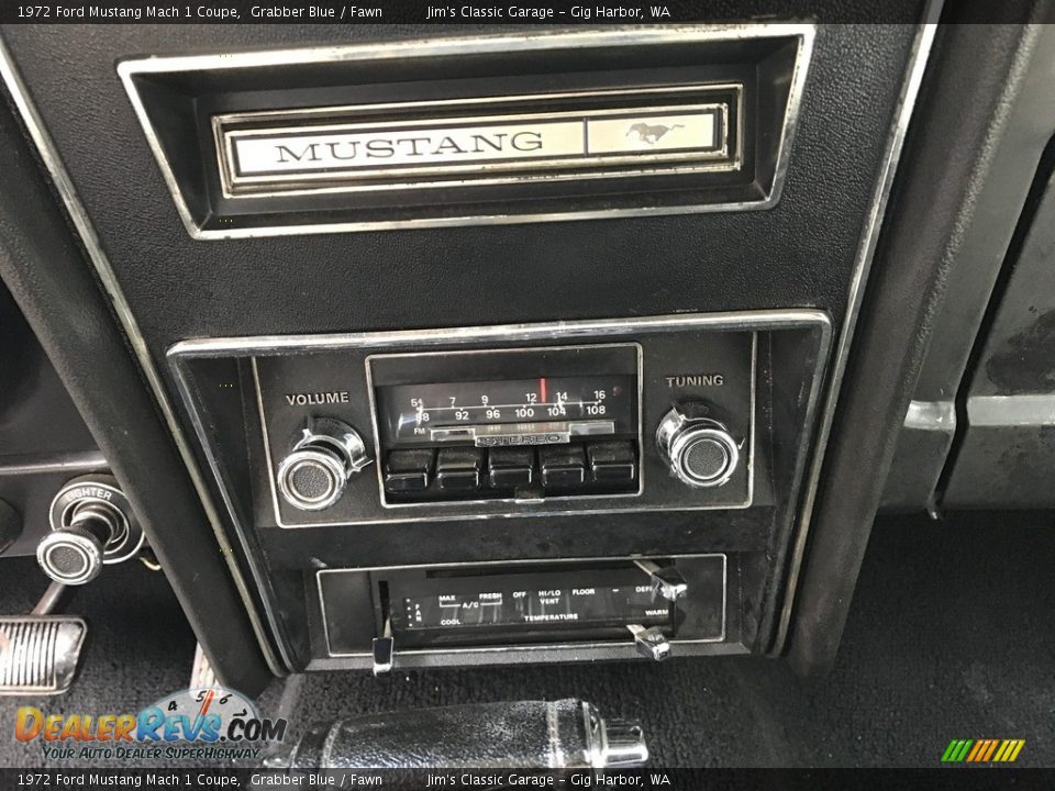 Controls of 1972 Ford Mustang Mach 1 Coupe Photo #17