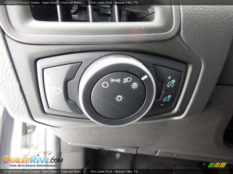 Controls of 2018 Ford Focus S Sedan Photo #15