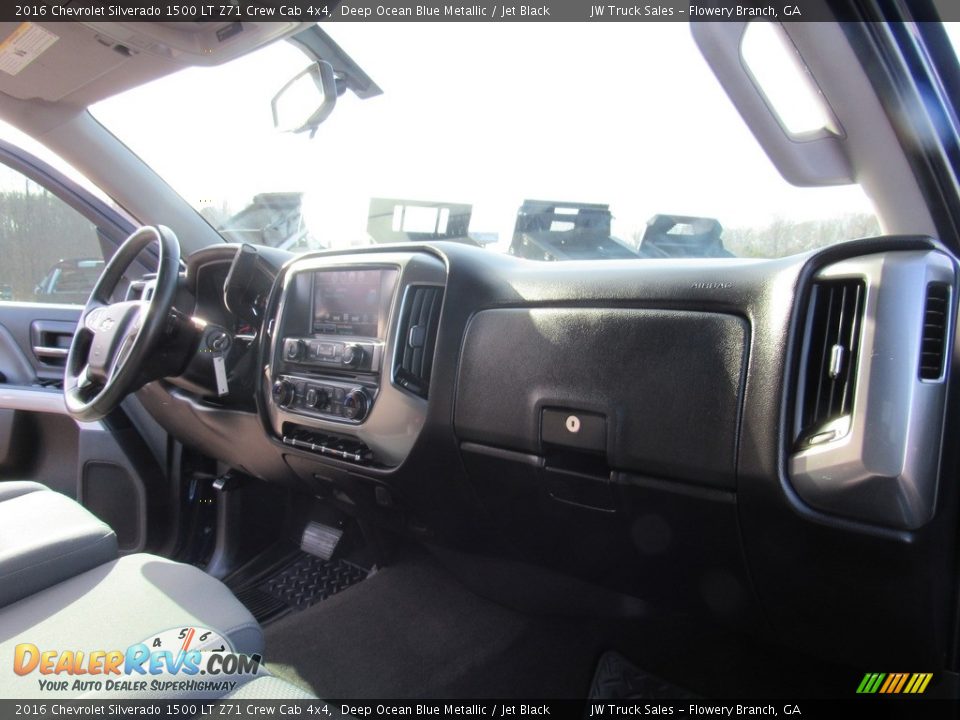 2016 Chevrolet Silverado 1500 LT Z71 Crew Cab 4x4 Deep Ocean Blue Metallic / Jet Black Photo #32