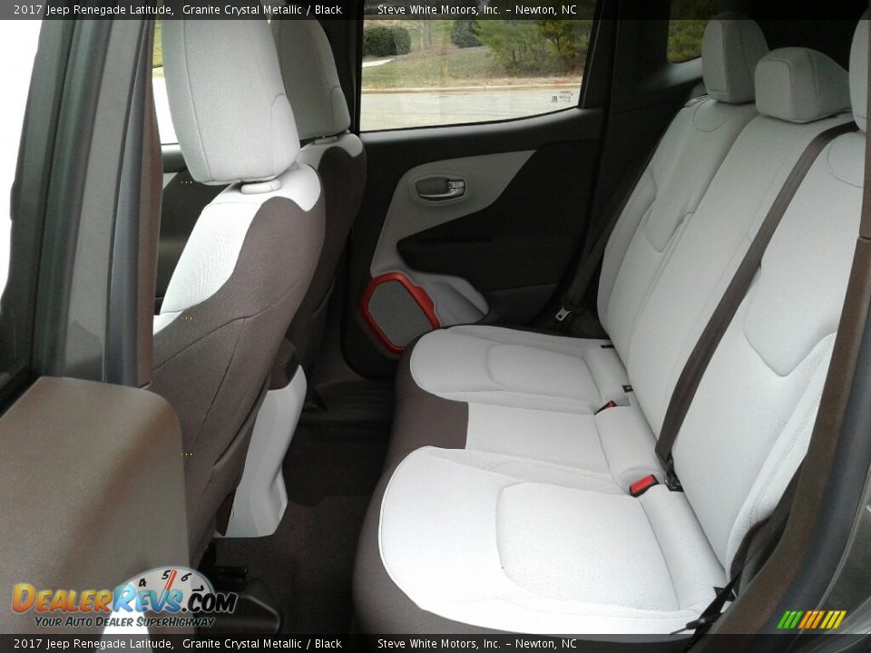 2017 Jeep Renegade Latitude Granite Crystal Metallic / Black Photo #11