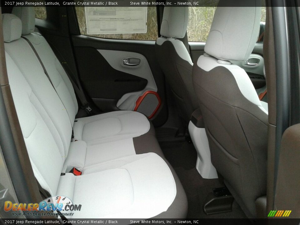 2017 Jeep Renegade Latitude Granite Crystal Metallic / Black Photo #13