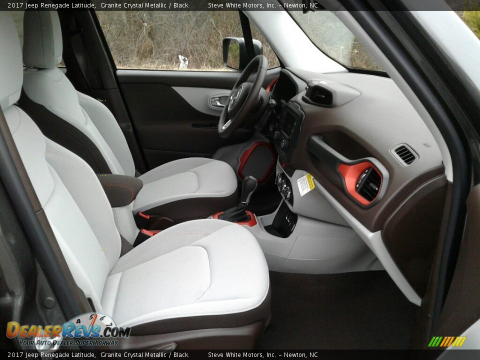 2017 Jeep Renegade Latitude Granite Crystal Metallic / Black Photo #14