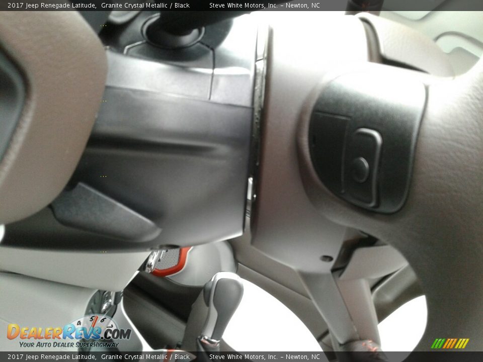 2017 Jeep Renegade Latitude Granite Crystal Metallic / Black Photo #15