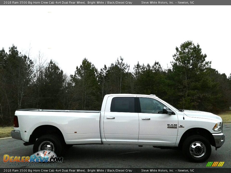2018 Ram 3500 Big Horn Crew Cab 4x4 Dual Rear Wheel Bright White / Black/Diesel Gray Photo #5