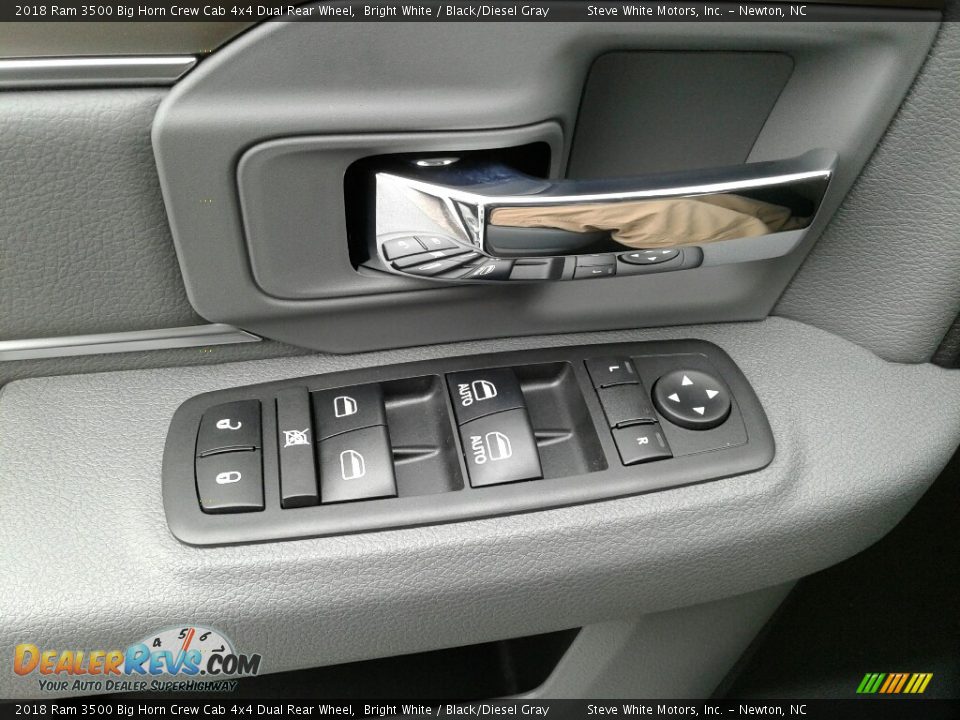 2018 Ram 3500 Big Horn Crew Cab 4x4 Dual Rear Wheel Bright White / Black/Diesel Gray Photo #9