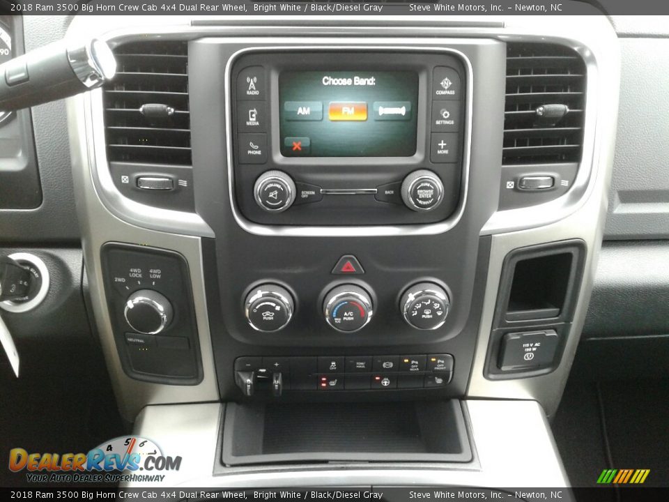 2018 Ram 3500 Big Horn Crew Cab 4x4 Dual Rear Wheel Bright White / Black/Diesel Gray Photo #19