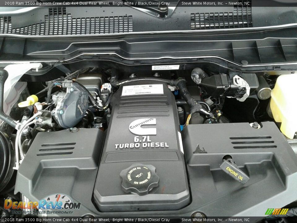 2018 Ram 3500 Big Horn Crew Cab 4x4 Dual Rear Wheel Bright White / Black/Diesel Gray Photo #28