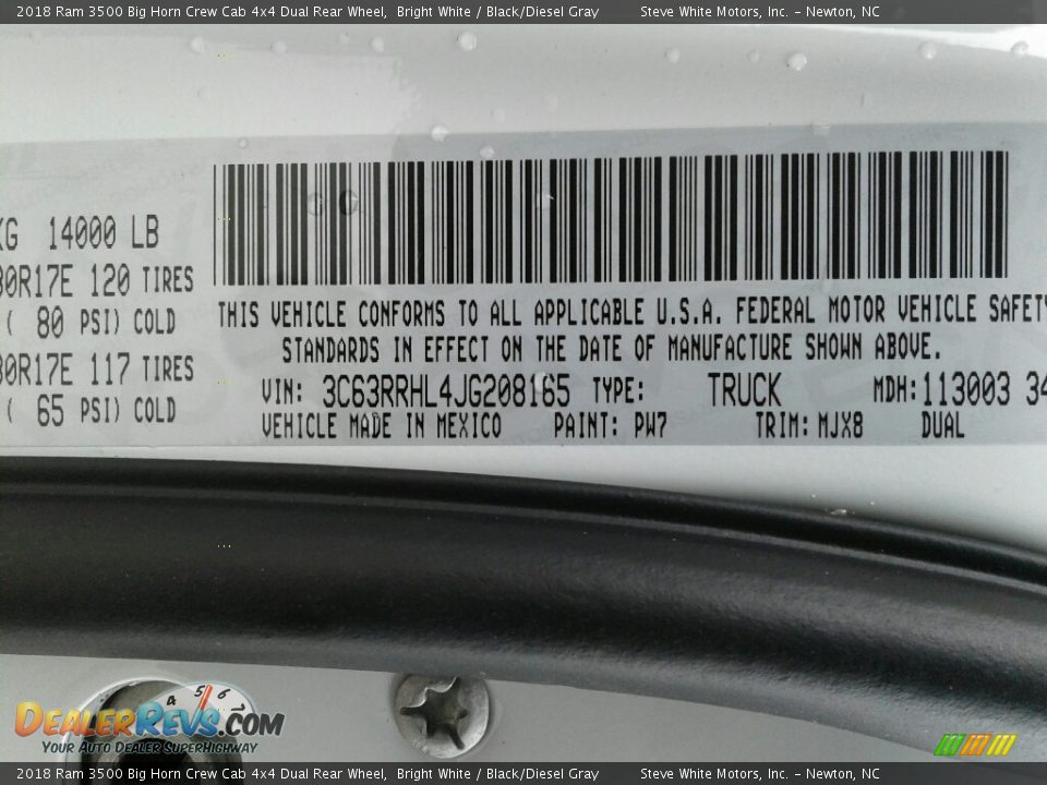 2018 Ram 3500 Big Horn Crew Cab 4x4 Dual Rear Wheel Bright White / Black/Diesel Gray Photo #30