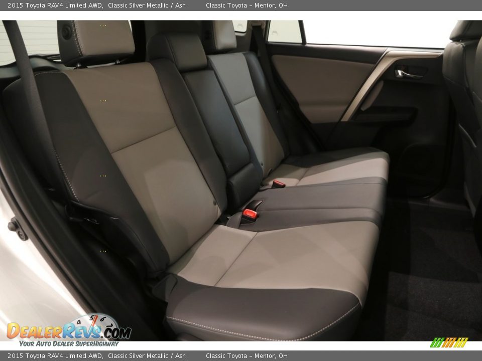 2015 Toyota RAV4 Limited AWD Classic Silver Metallic / Ash Photo #16