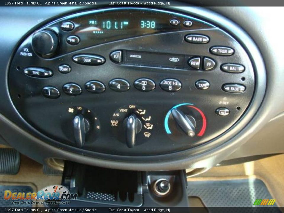 1997 Ford Taurus GL Alpine Green Metallic / Saddle Photo #11