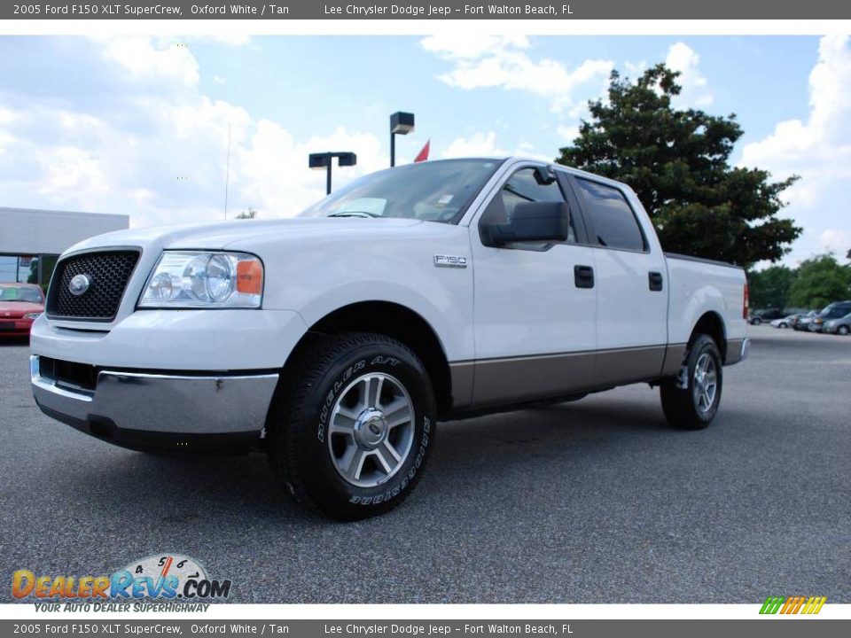 2005 Ford F150 XLT SuperCrew Oxford White / Tan Photo #2