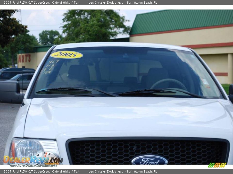 2005 Ford F150 XLT SuperCrew Oxford White / Tan Photo #34