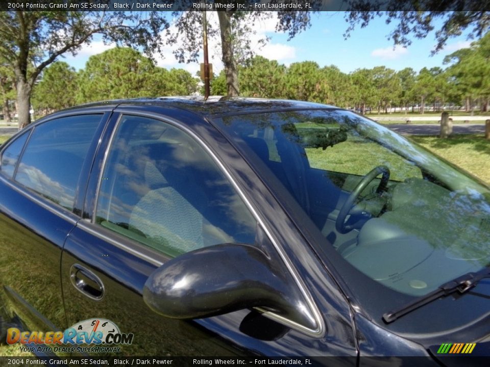 2004 Pontiac Grand Am SE Sedan Black / Dark Pewter Photo #23