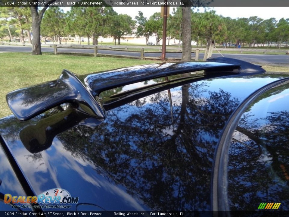2004 Pontiac Grand Am SE Sedan Black / Dark Pewter Photo #29