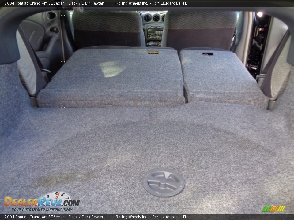 2004 Pontiac Grand Am SE Sedan Black / Dark Pewter Photo #30