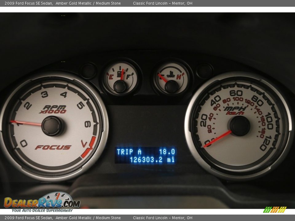 2009 Ford Focus SE Sedan Amber Gold Metallic / Medium Stone Photo #7