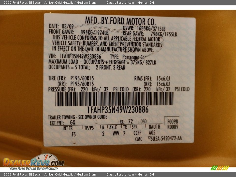 2009 Ford Focus SE Sedan Amber Gold Metallic / Medium Stone Photo #18