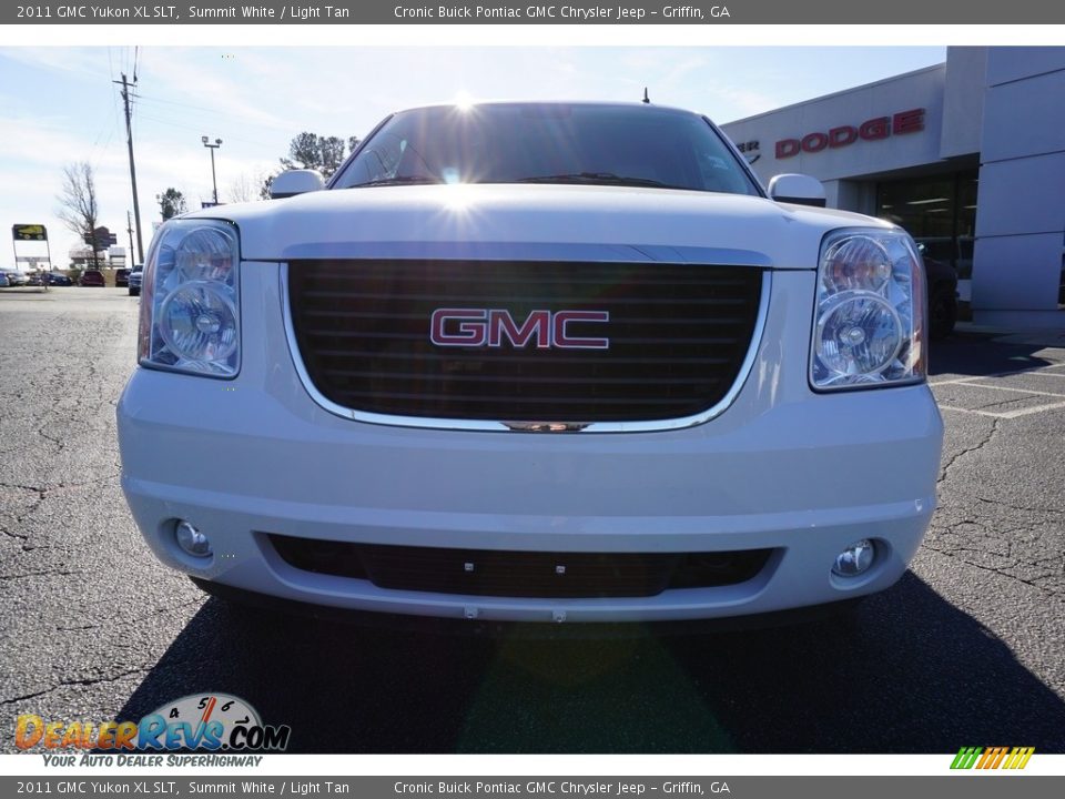2011 GMC Yukon XL SLT Summit White / Light Tan Photo #2