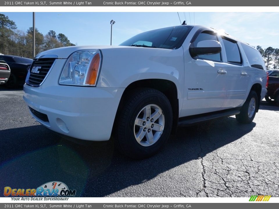 2011 GMC Yukon XL SLT Summit White / Light Tan Photo #3