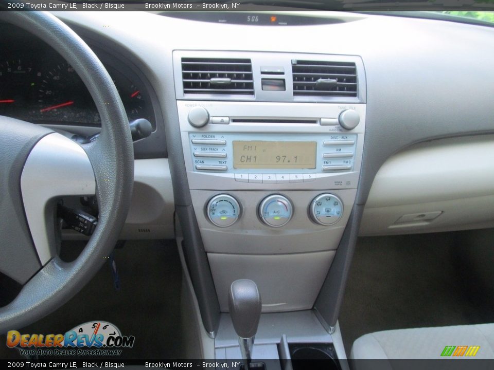 2009 Toyota Camry LE Black / Bisque Photo #29