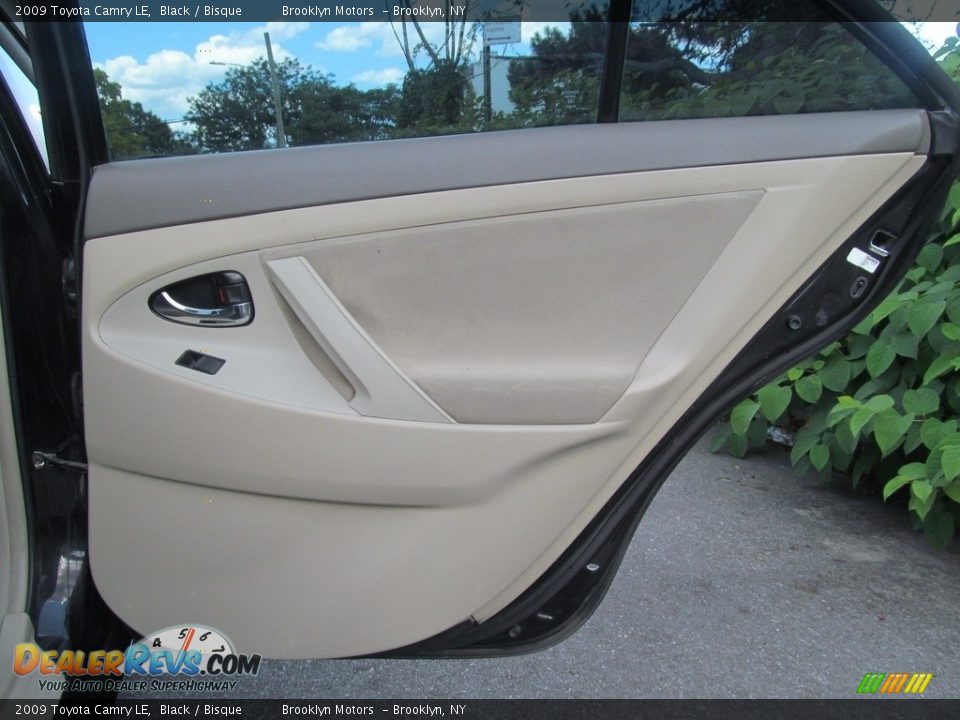 2009 Toyota Camry LE Black / Bisque Photo #35