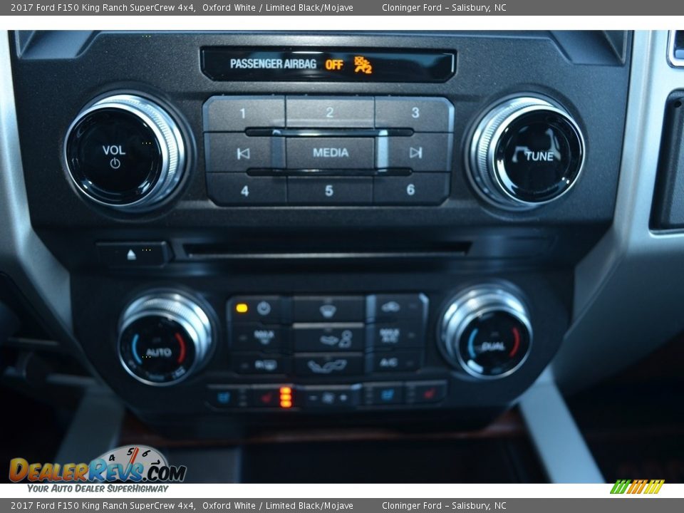 2017 Ford F150 King Ranch SuperCrew 4x4 Oxford White / Limited Black/Mojave Photo #24