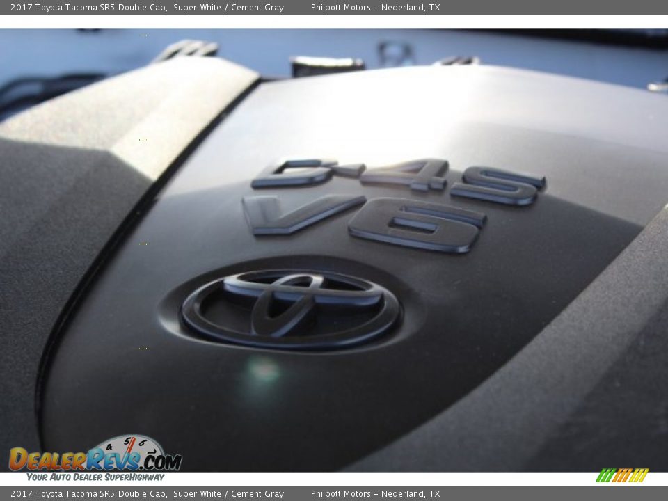 2017 Toyota Tacoma SR5 Double Cab Super White / Cement Gray Photo #31
