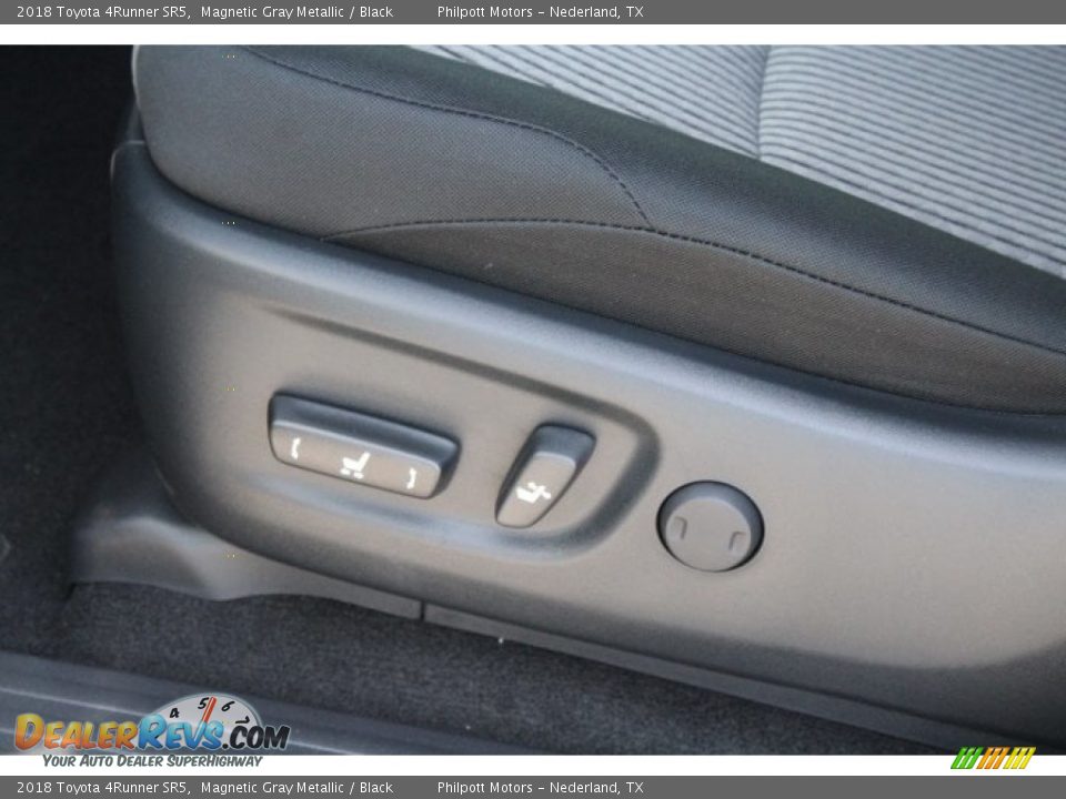 2018 Toyota 4Runner SR5 Magnetic Gray Metallic / Black Photo #15
